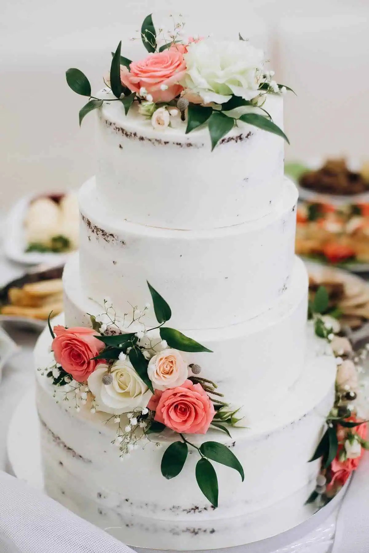 47 Simple Wedding Cakes That Will Wow Guests